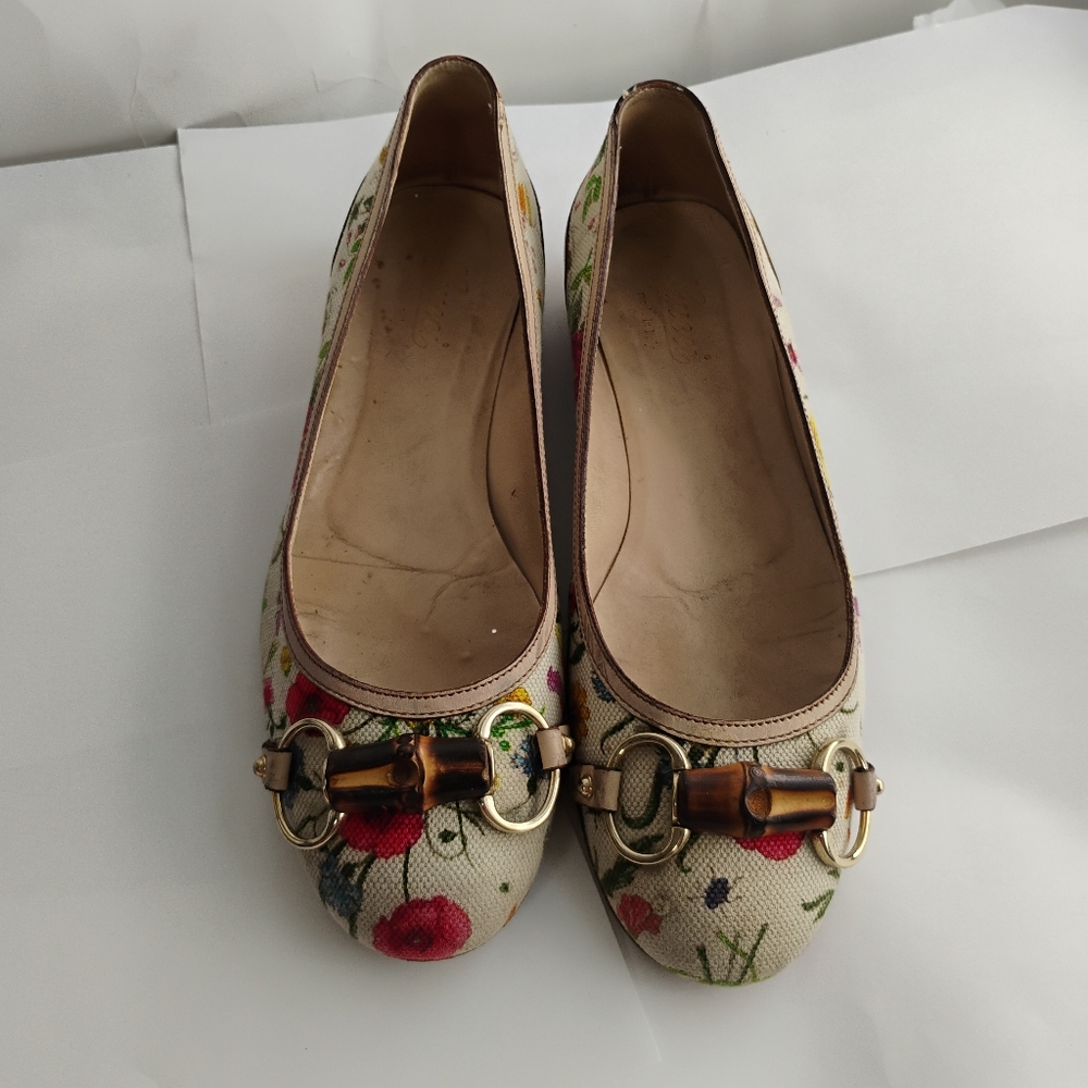Gucci Floral Canvas Ballet Flats with Bamboo Horsebit - Cream, Red, Green, Brown - Picture 1 of 16